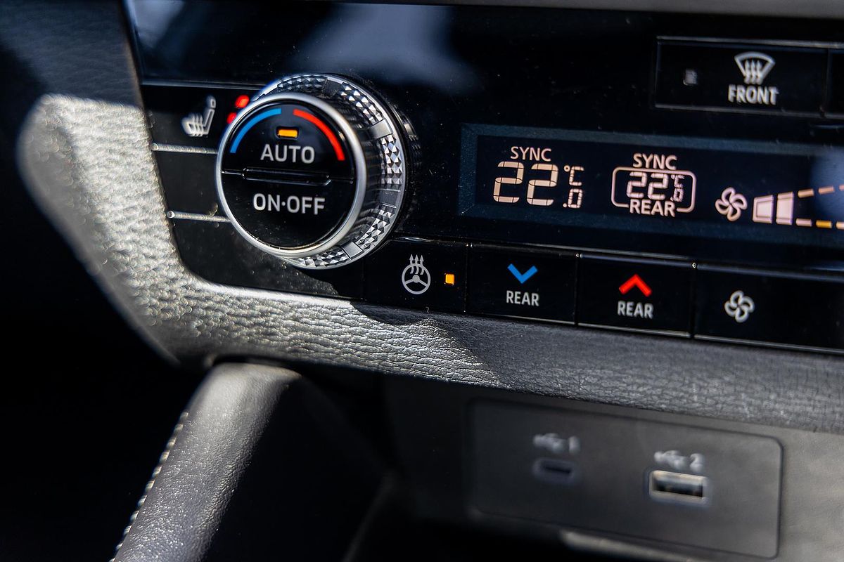 2023 Mitsubishi Outlander PHEV Exceed ZM