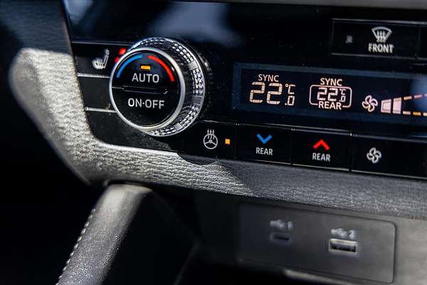 2023 Mitsubishi Outlander PHEV Exceed ZM