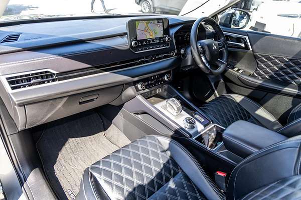 2023 Mitsubishi Outlander PHEV Exceed ZM
