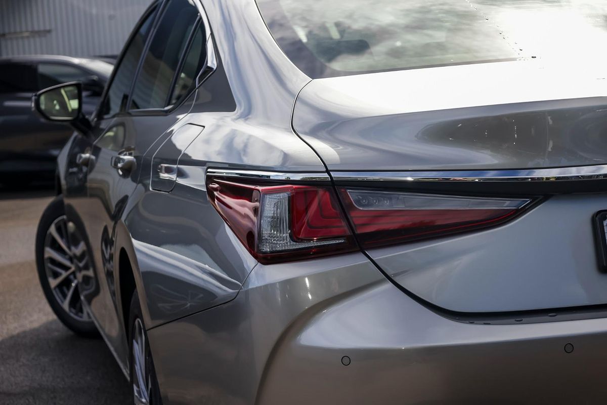 2022 Lexus ES ES250 Luxury AXZA10R