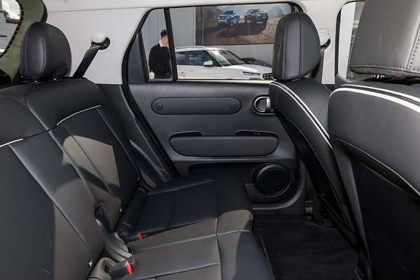 2025 Hyundai INSTER Cross AX.V1