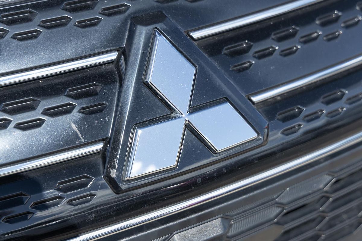 2022 Mitsubishi Outlander ES ZM