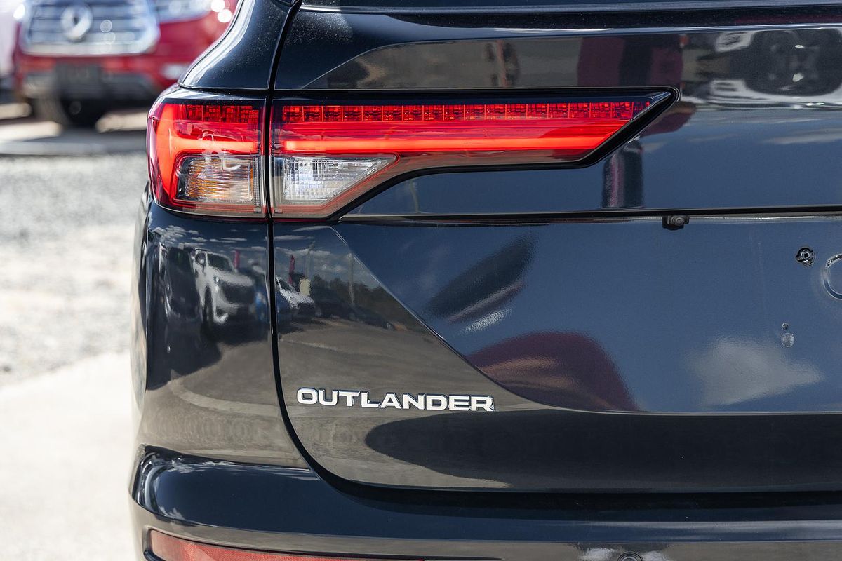 2022 Mitsubishi Outlander ES ZM