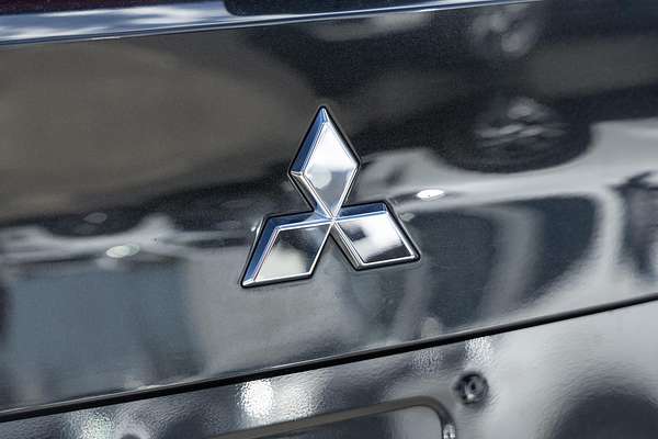 2022 Mitsubishi Outlander ES ZM