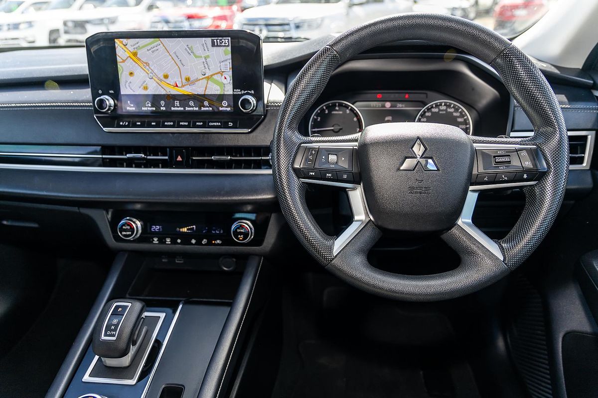 2022 Mitsubishi Outlander ES ZM