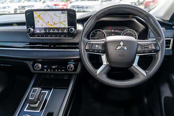 2022 Mitsubishi Outlander ES ZM
