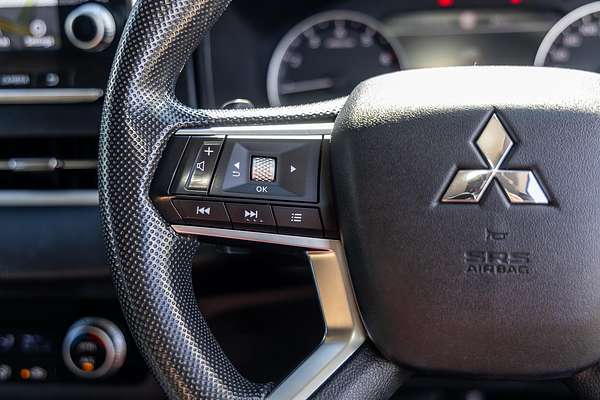 2022 Mitsubishi Outlander ES ZM
