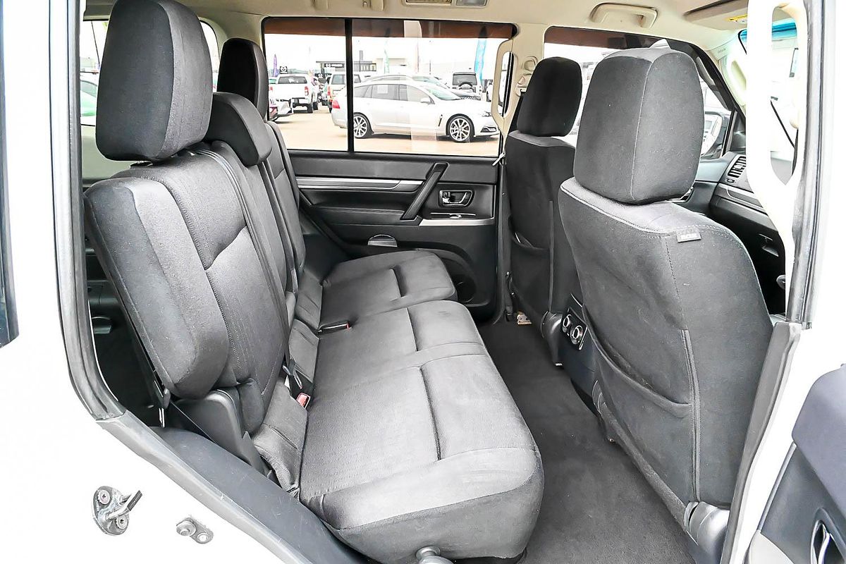 2017 Mitsubishi Pajero GLX NX