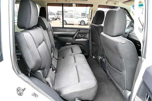 2017 Mitsubishi Pajero GLX NX