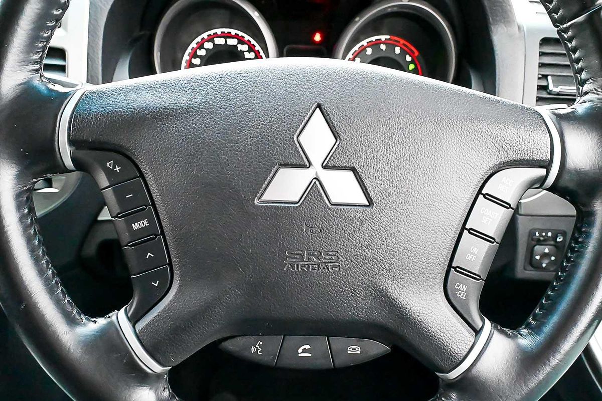 2017 Mitsubishi Pajero GLX NX