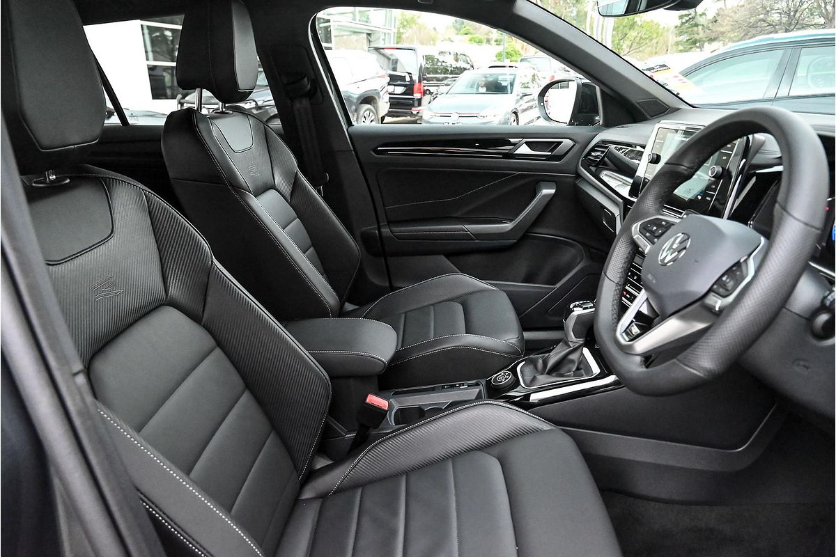 2025 Volkswagen T-Roc 140TSI R-Line D11