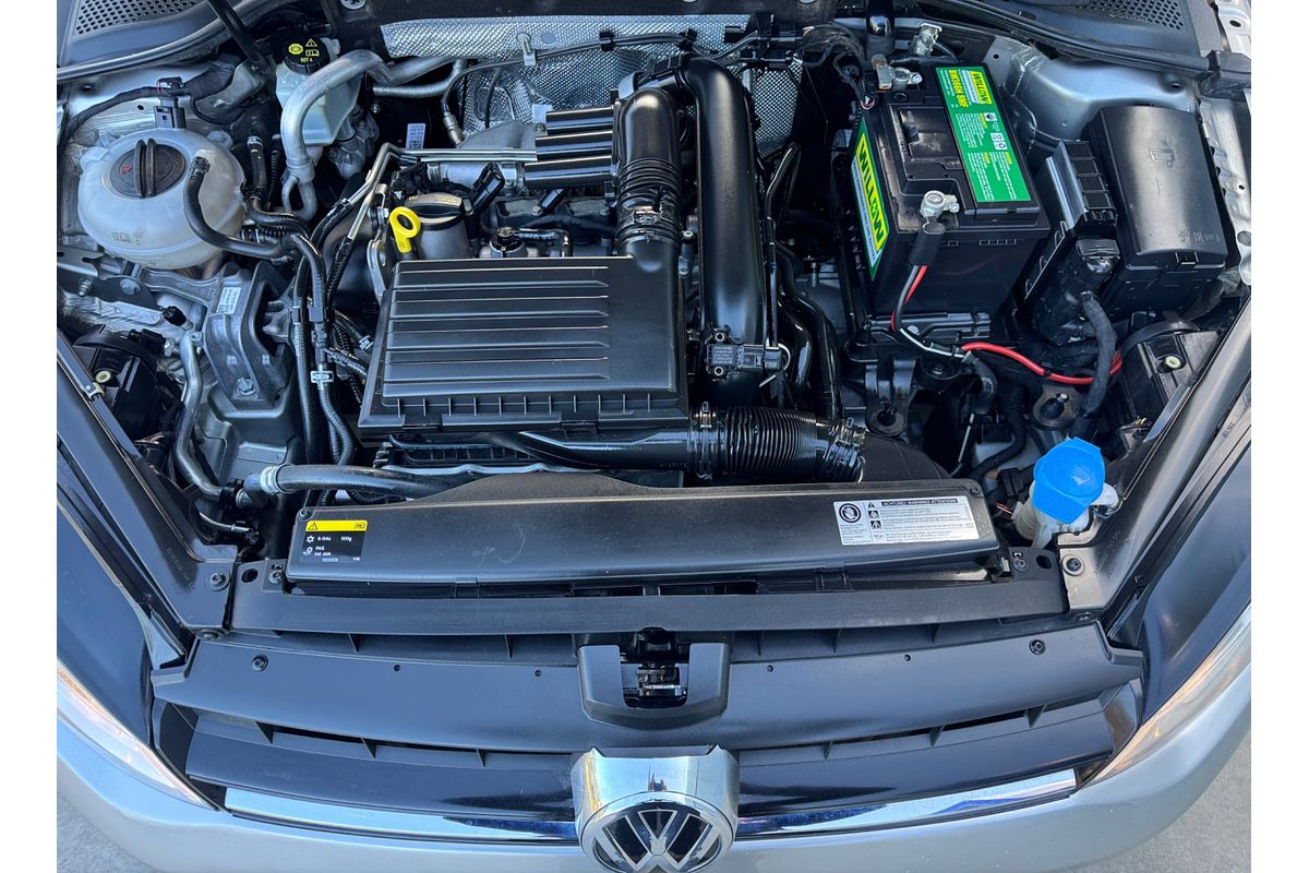 2014 Volkswagen Golf 103TSI Highline 7