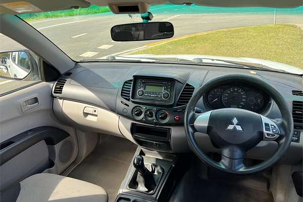 2011 Mitsubishi Triton GLX MN Rear Wheel Drive