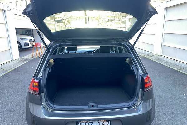 2013 Volkswagen Golf 103TSI Highline 7
