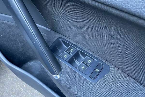2013 Volkswagen Golf 103TSI Highline 7