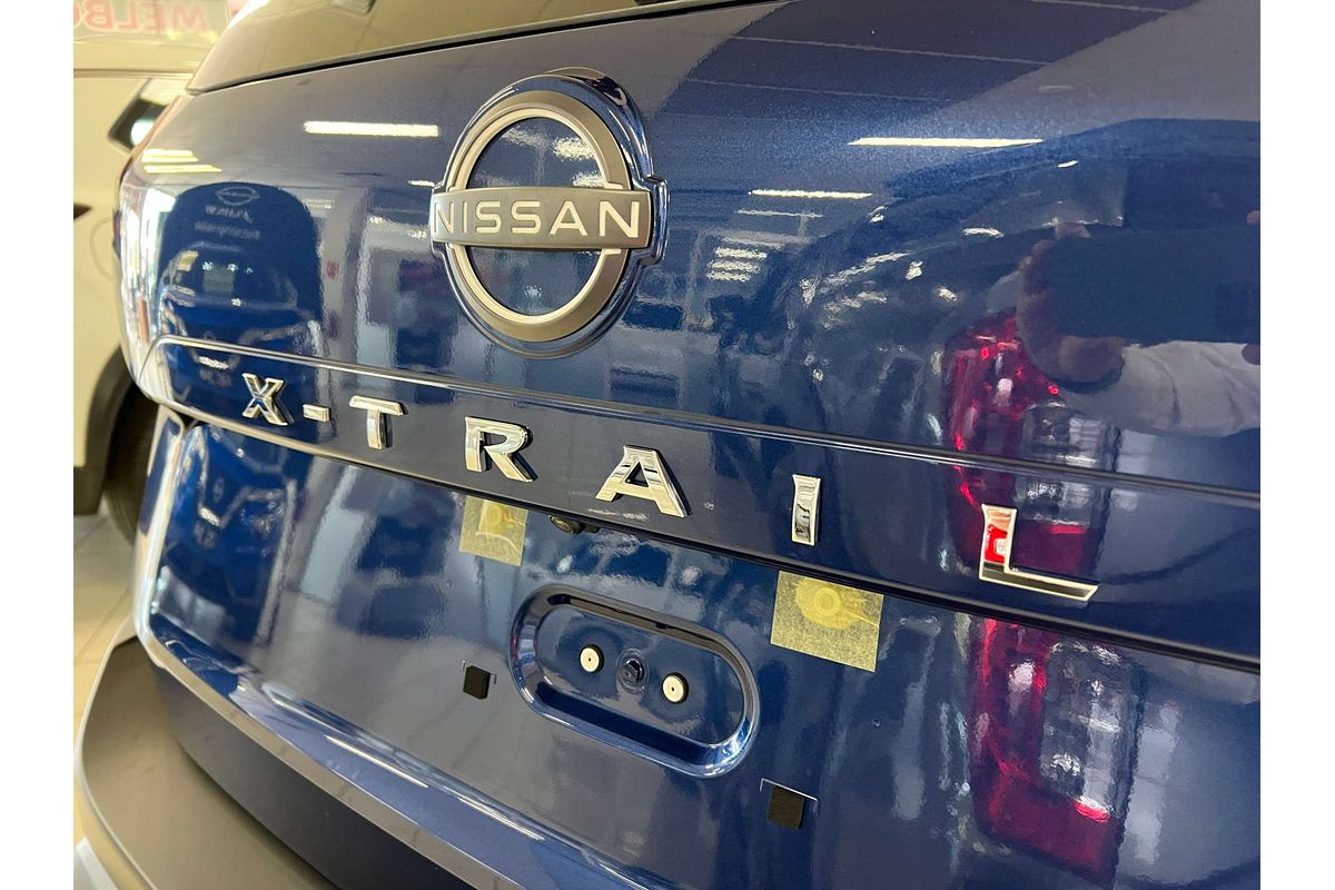2025 Nissan X-TRAIL ST T33