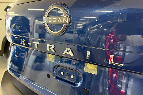 2025 Nissan X-TRAIL ST T33