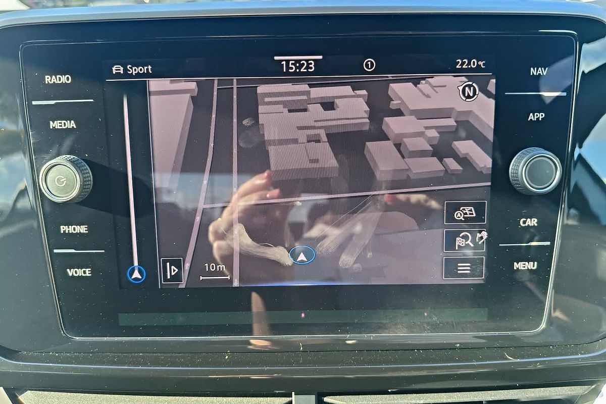 2022 Volkswagen T-Roc 140TSI R-Line D11
