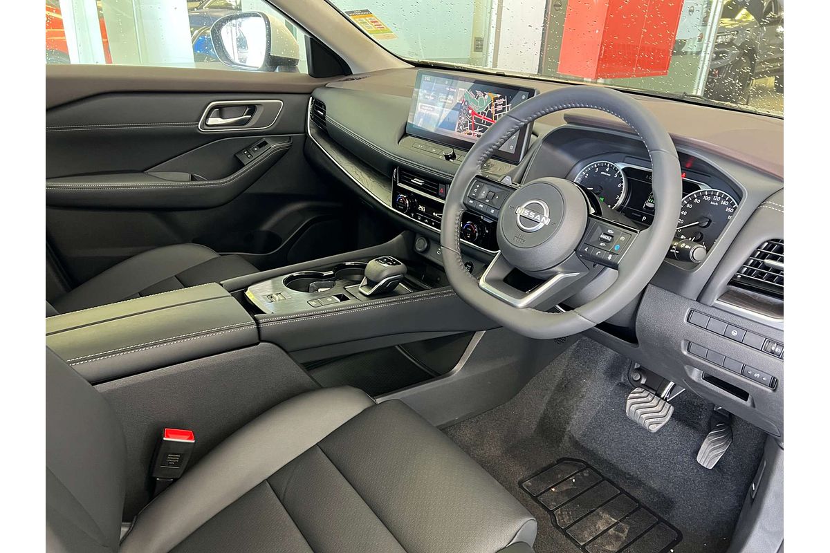 2025 Nissan X-TRAIL ST-L T33