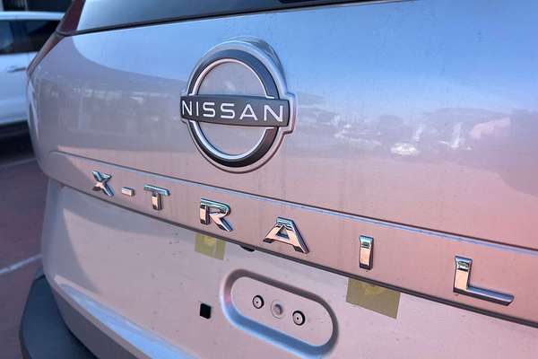 2025 Nissan X-TRAIL ST T33