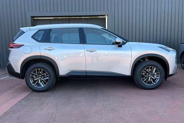 2025 Nissan X-TRAIL ST T33