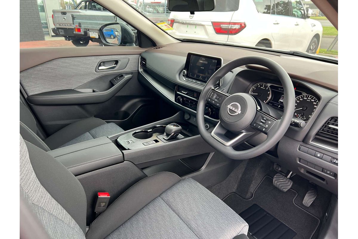 2025 Nissan X-TRAIL ST T33