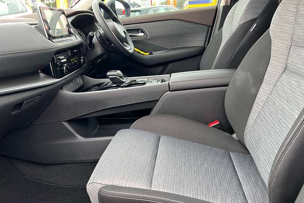 2025 Nissan X-TRAIL ST T33