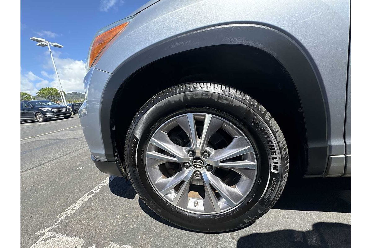 2016 Toyota Highlander LE
