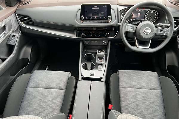 2025 Nissan X-TRAIL ST T33