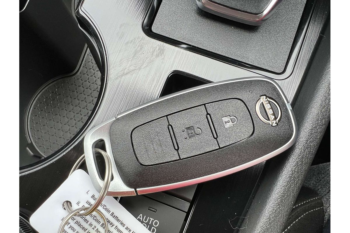 2025 Nissan X-TRAIL ST T33