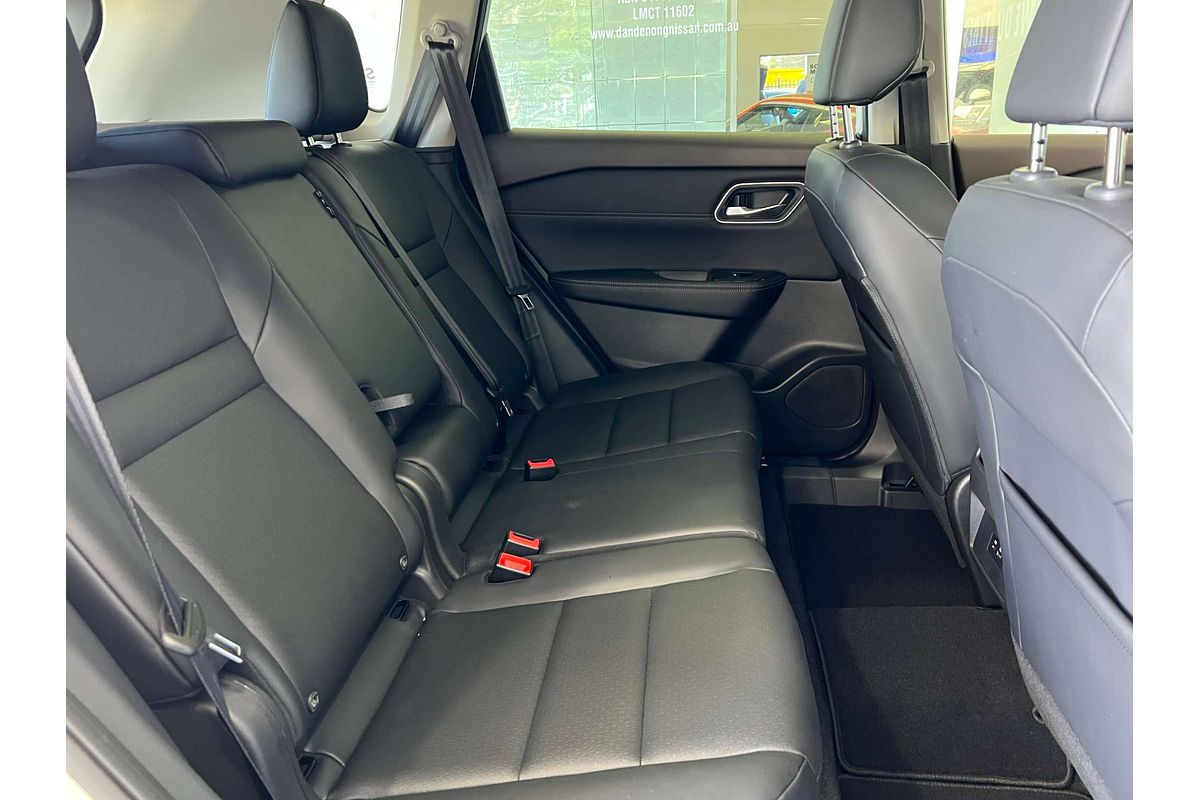 2025 Nissan X-TRAIL ST-L T33