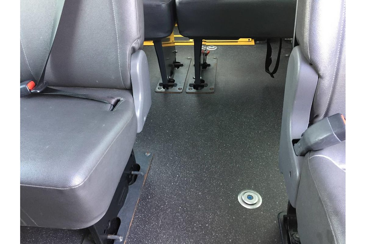 2021 Toyota Hiace SLWB COMMUTER (12 SEATS) GDH322R