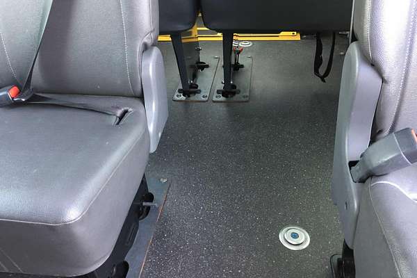 2021 Toyota Hiace SLWB COMMUTER (12 SEATS) GDH322R