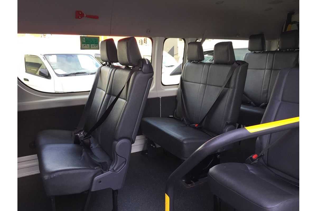 2021 Toyota Hiace SLWB COMMUTER (12 SEATS) GDH322R