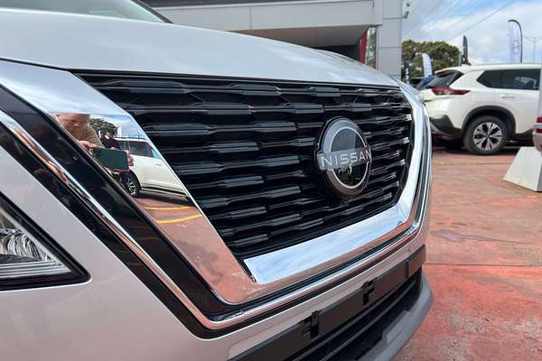 2025 Nissan X-TRAIL ST-L T33