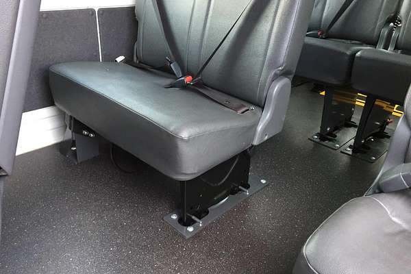 2021 Toyota Hiace SLWB COMMUTER (12 SEATS) GDH322R