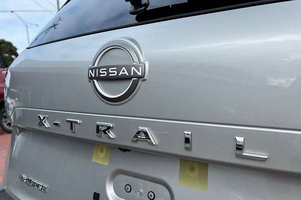 2025 Nissan X-TRAIL ST-L e-POWER T33