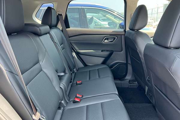 2025 Nissan X-TRAIL ST-L e-POWER T33