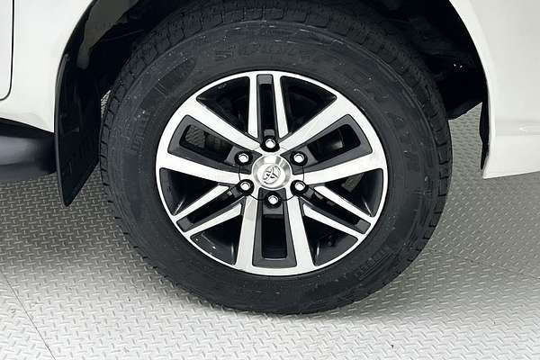 2019 Toyota Hilux SR5 GUN126R 4X4