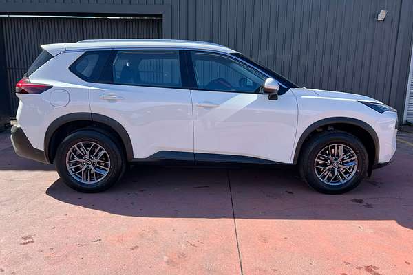 2025 Nissan X-TRAIL ST T33