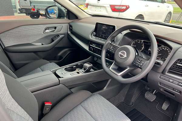 2025 Nissan X-TRAIL ST T33