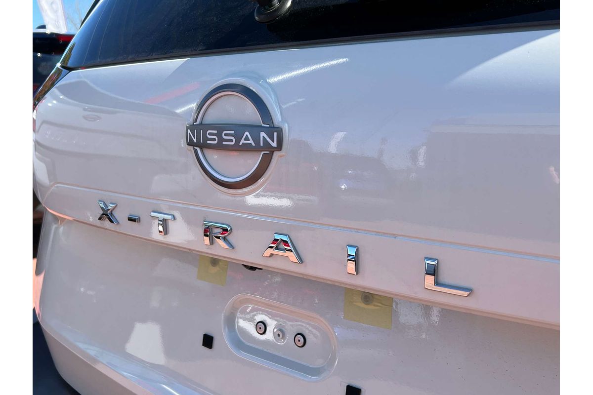 2025 Nissan X-TRAIL ST-L T33