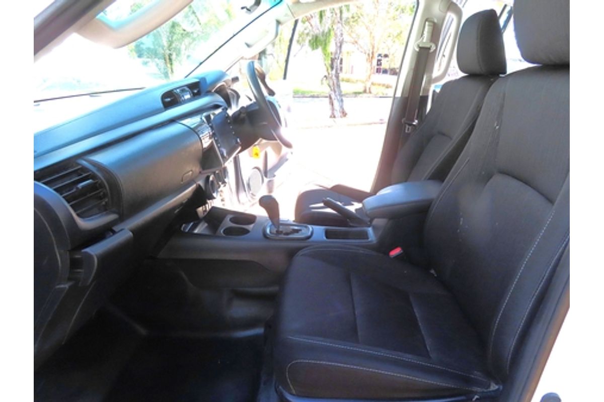 2020 Toyota Hilux SR GUN126R 4X4