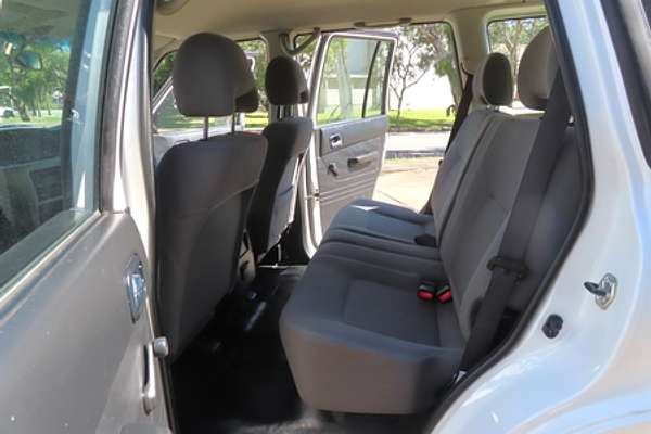 2010 Nissan Patrol DX GU 7