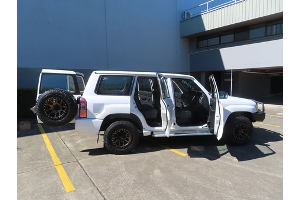 2010 Nissan Patrol DX GU 7