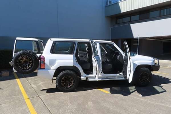 2010 Nissan Patrol DX GU 7
