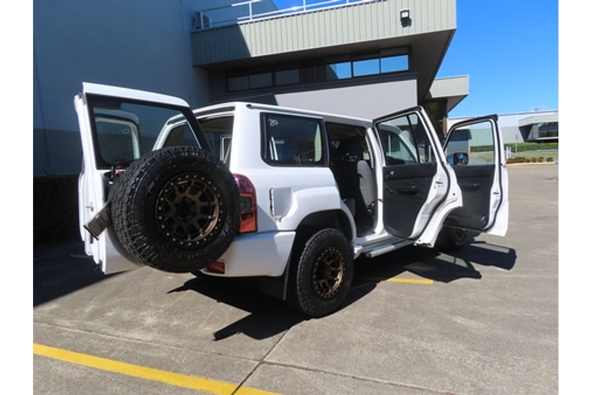 2010 Nissan Patrol DX GU 7