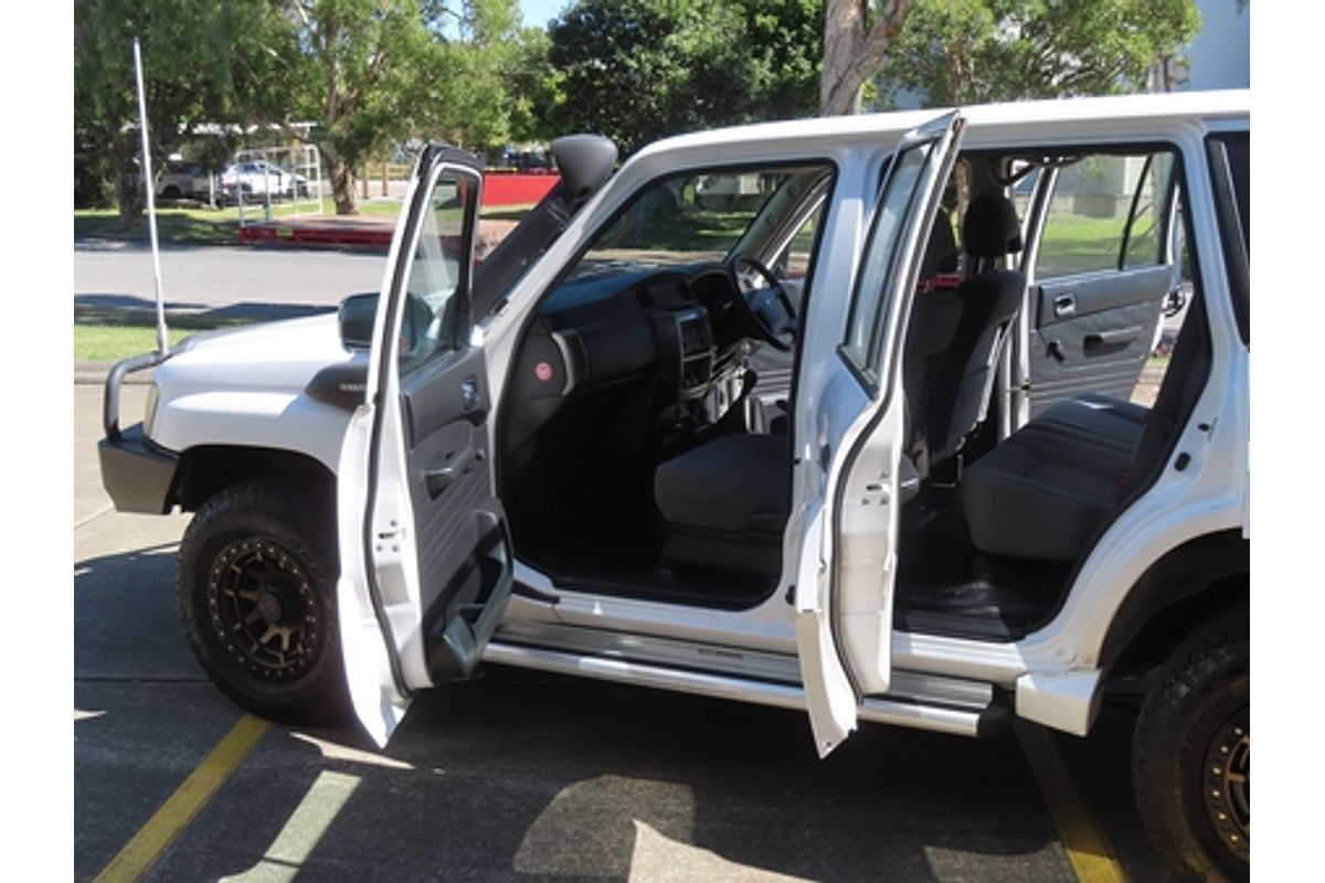 2010 Nissan Patrol DX GU 7