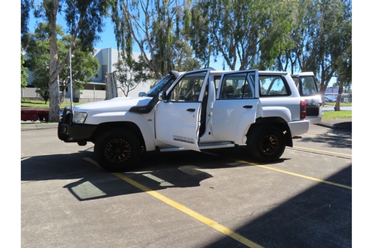 2010 Nissan Patrol DX GU 7
