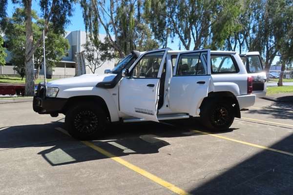 2010 Nissan Patrol DX GU 7